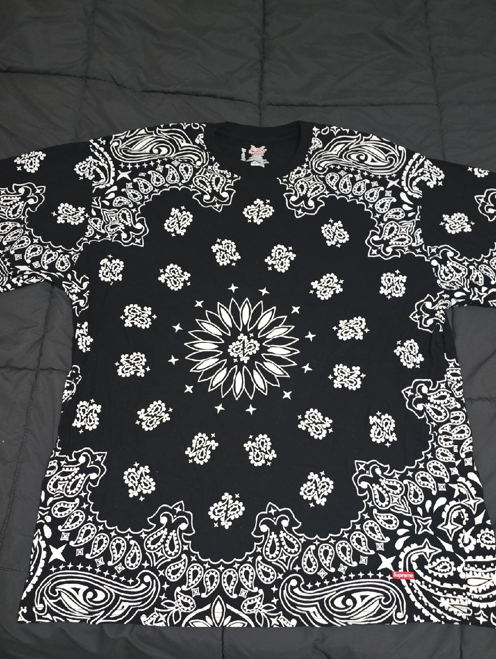 Supreme Hanes Men's Bandana-Print Short Sleeve Tee Tshirt, 2XL, NWOT